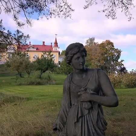 Bergvikin Kartano فندق